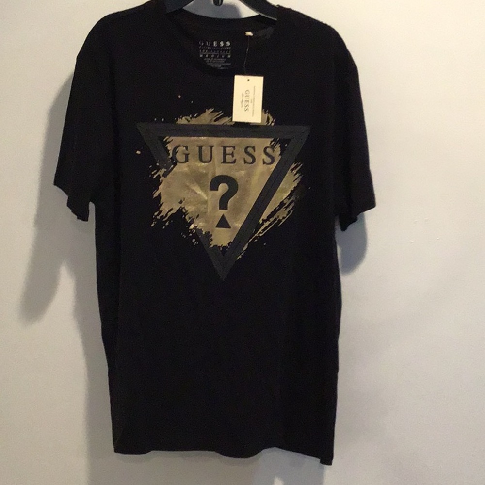 Guess men’s t-shirt - medium